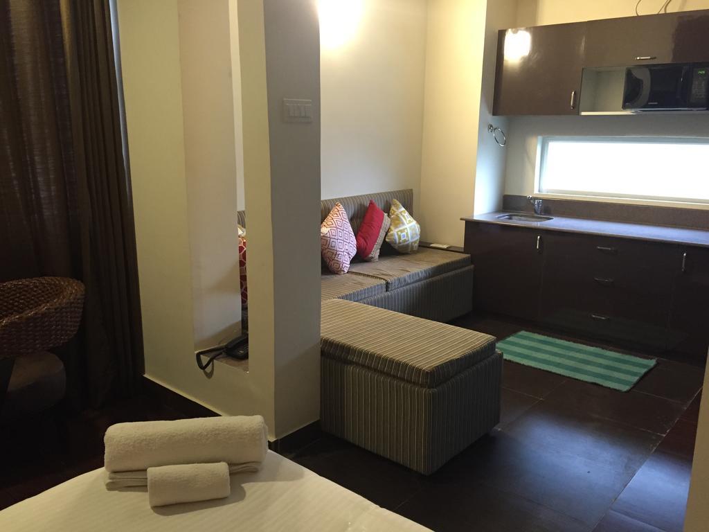 Luxtay Suites Bangalore Rum bild