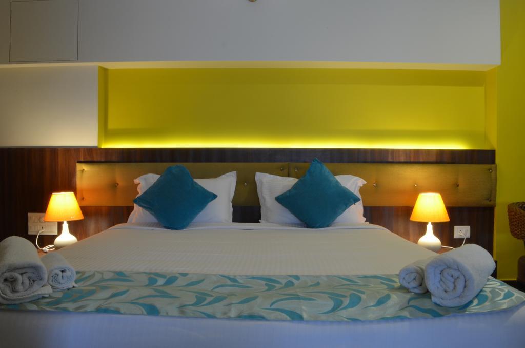Luxtay Suites Bangalore Rum bild